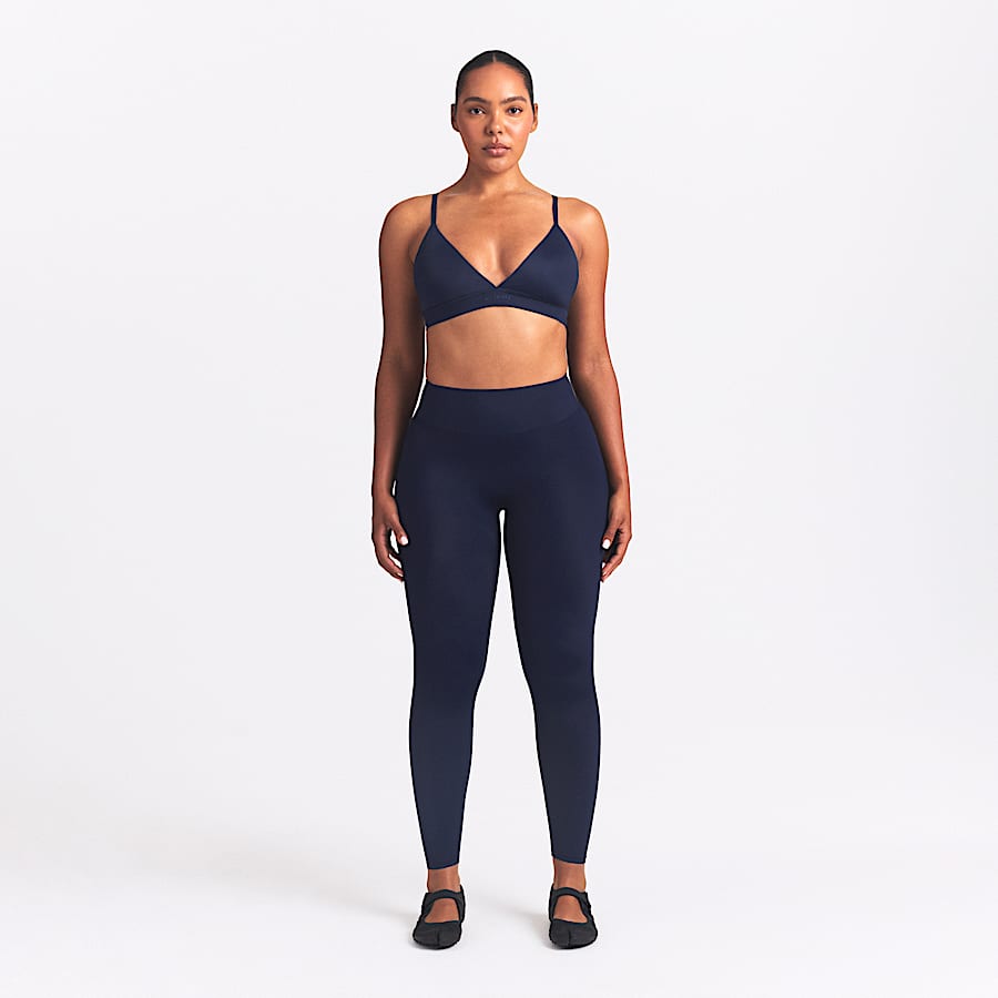 NikeSKIMS Collection Guide. Nike.com